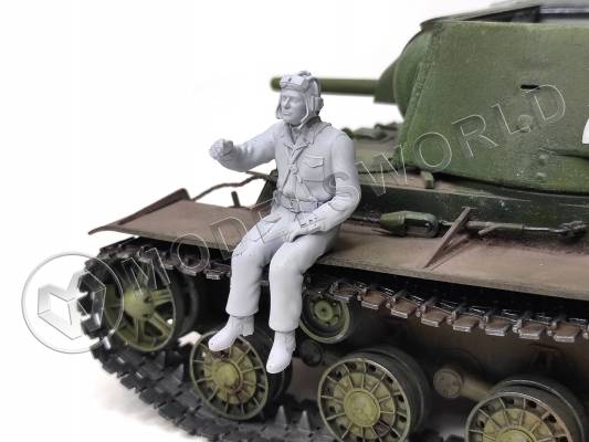 Фигура командира танка СССР 1943 г., поза 3. Масштаб 1:35