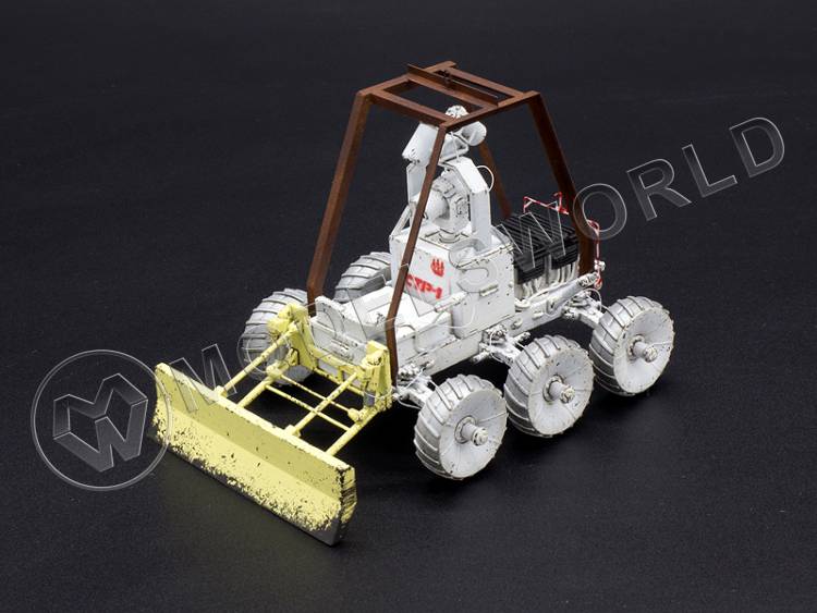 Склеиваемая пластиковая модель Сервисно-транспортный робот СТР-1. Масштаб 1:43 - фото 1