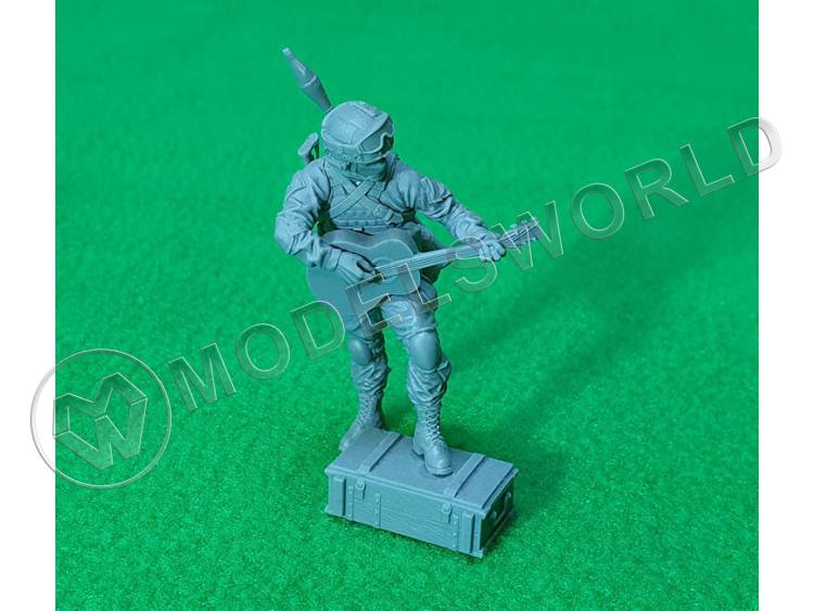 Фигура "Гитарист". Масштаб 1:35 Фигура "Гитарист". Масштаб 1:35 - фото 1