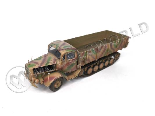 Готовая модель Грузовик Мерседес бортовой полугусеничный в масштабе 1:35