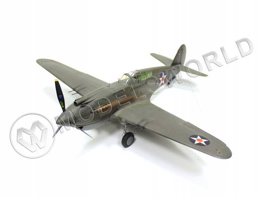 Готовая модель, американский истребитель P-40 в масштабе 1:32