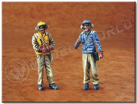 Набор фигур US Navy mechanics - modern (2 фигурки) Масштаб 1:48 - фото 1